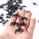 Halloween edderkopper av plast thumbnail