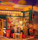 Rainbow candy house - Byggesett m/ lys thumbnail