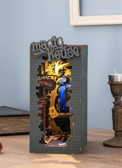 Magic house - Byggesett i tre m/lys