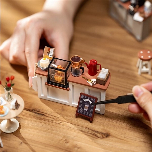 Slow life cafè - Byggesett m/ lys - DIY Miniature Room