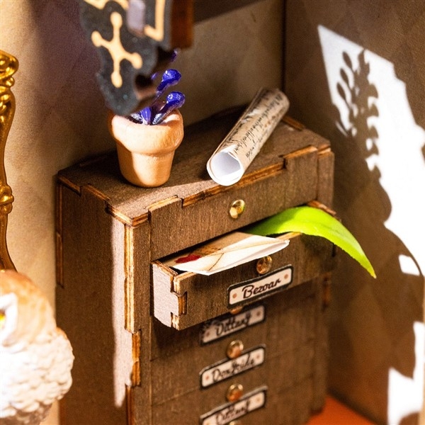 The Magic Study - Byggesett m/ lys - DIY Miniature Room