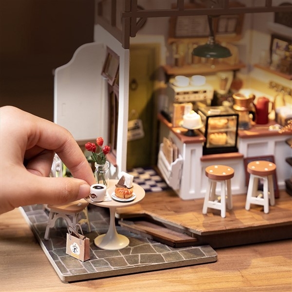 Slow life cafè - Byggesett m/ lys - DIY Miniature Room
