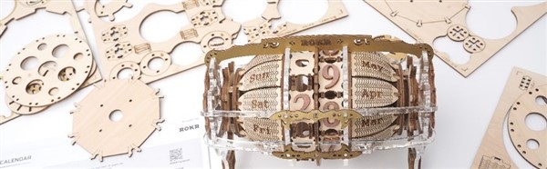 Time engine calendar - Byggesett i tre